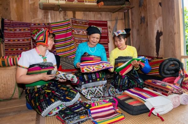 Top 8 Things To Buy In Vietnam For Indian Travelers