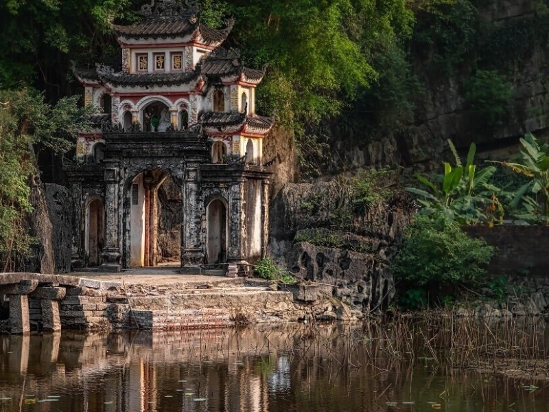 bich dong pagoda 