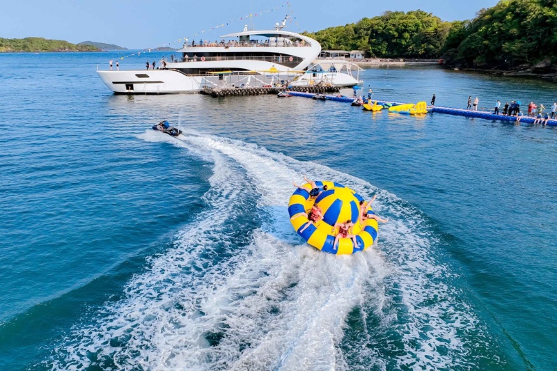 A Vietnam Escape of Islands, Coastlines & Slow Moments