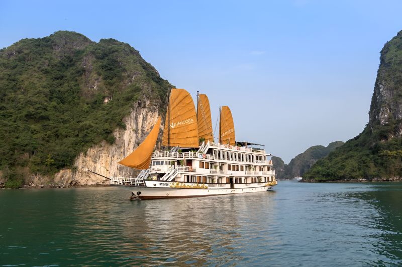 4-Star vs. 5-Star Halong Bay Cruises from Hanoi