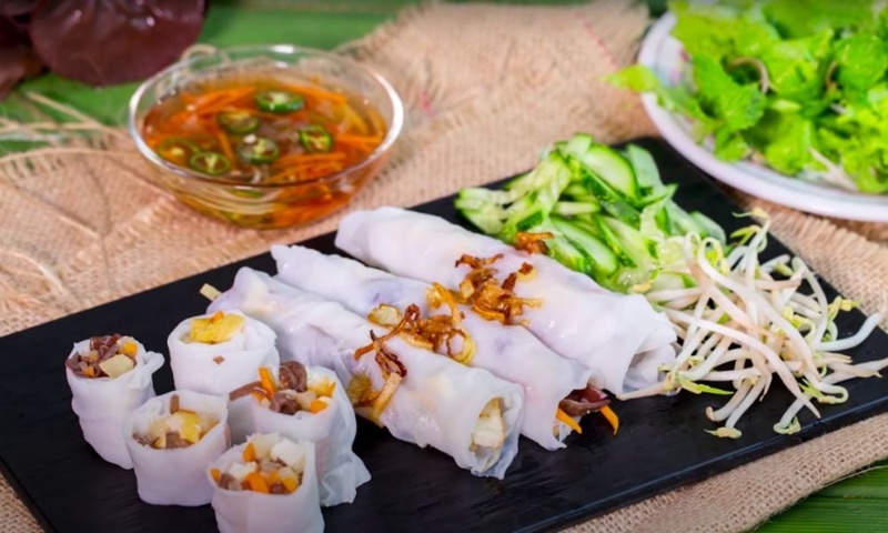 Bánh Cuốn Chay (Vegetarian Steamed Rice Rolls)