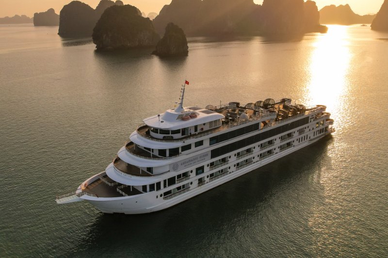 15 Days in Indochina: Between the Sea, the Cities and the Mountains