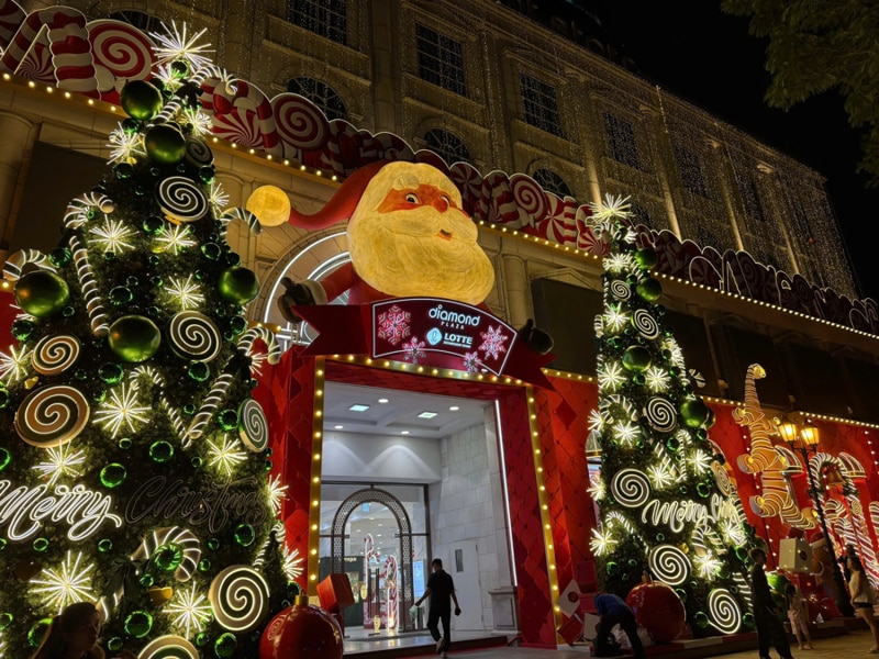 Christmas Decoration in Diamond Plaza, Ho Chi Minh City