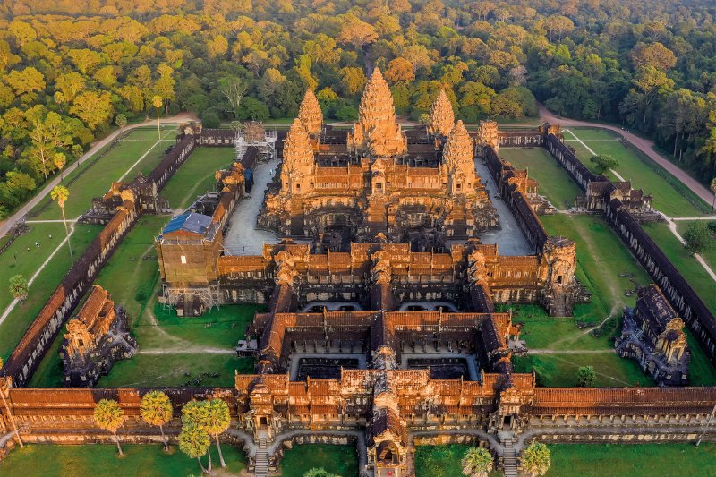 Indochina Icons: 9 Days from Cambodia to Vietnam Wonders