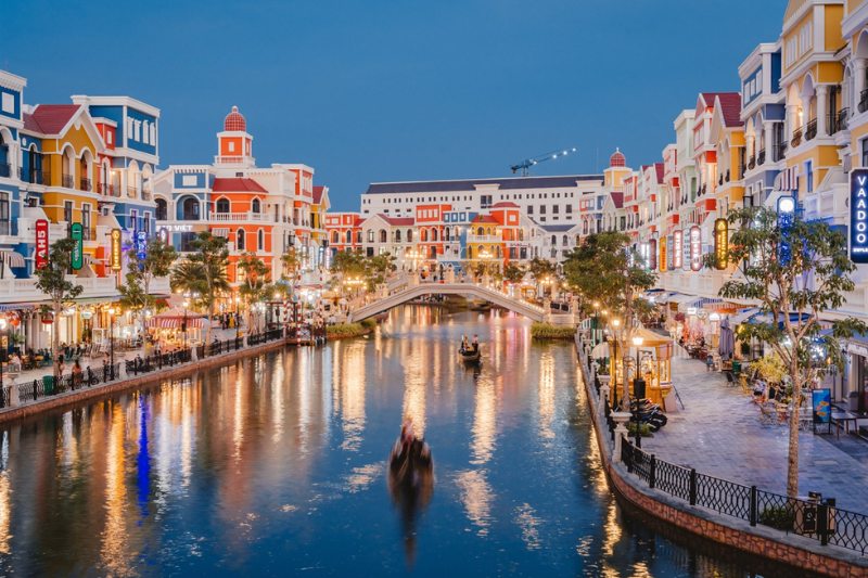 Vietnam Love Story: From Northern Heritage to Southern Paradise