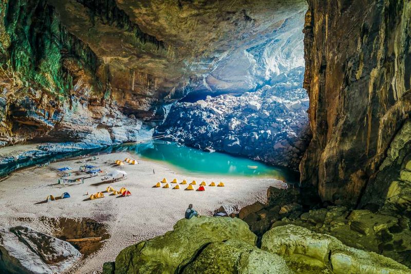 caves-in-vietnam-en-cave