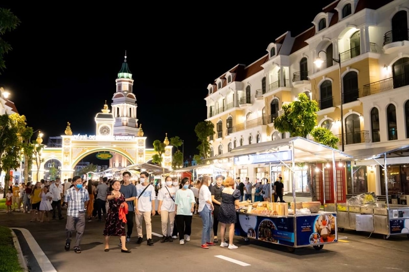 Enjoy Pedestrian Walkways in Grand World Phu Quoc