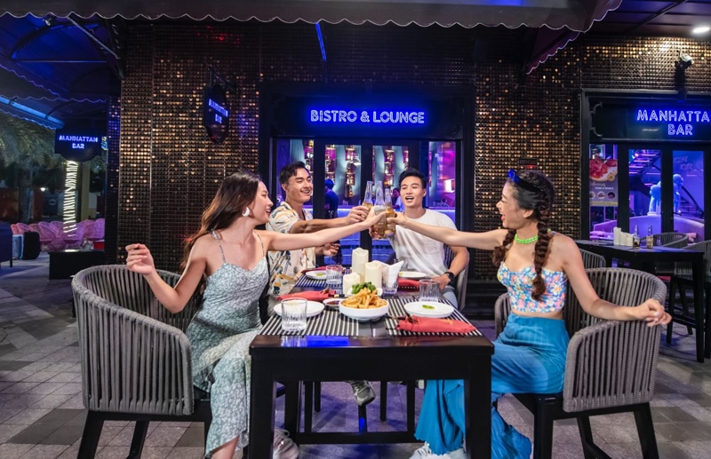 Enjoy dining experiences in the Grand World Phu Quoc