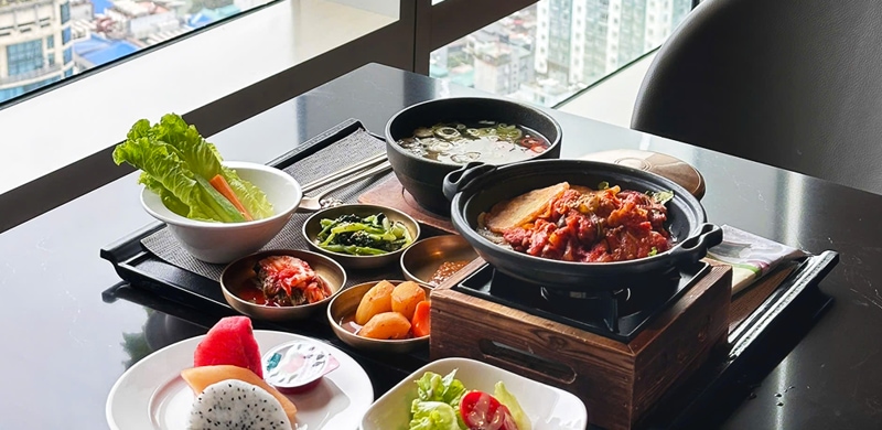 Enjoy the Culture of Korea & Vietnam Through Food