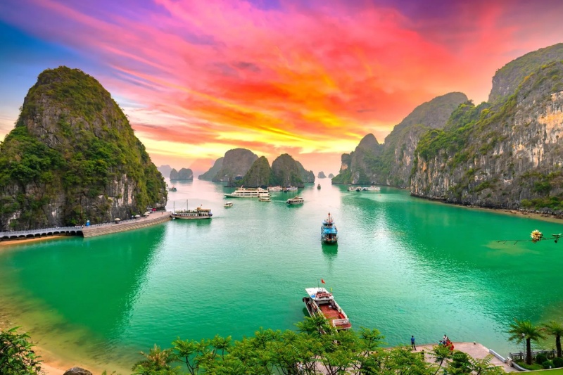 Vietnam Family Fun with free eVisa: Hanoi Train Street, Halong Cruise & Ba Na Hills