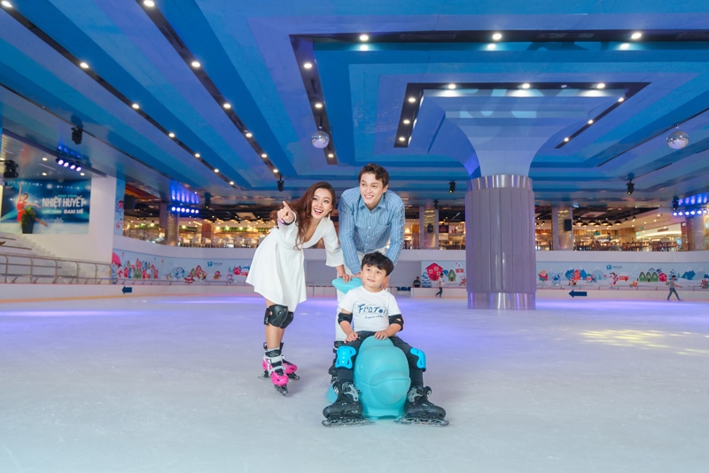 Have Fun on Ice at Vincom Ice Rink in the Landmark 81