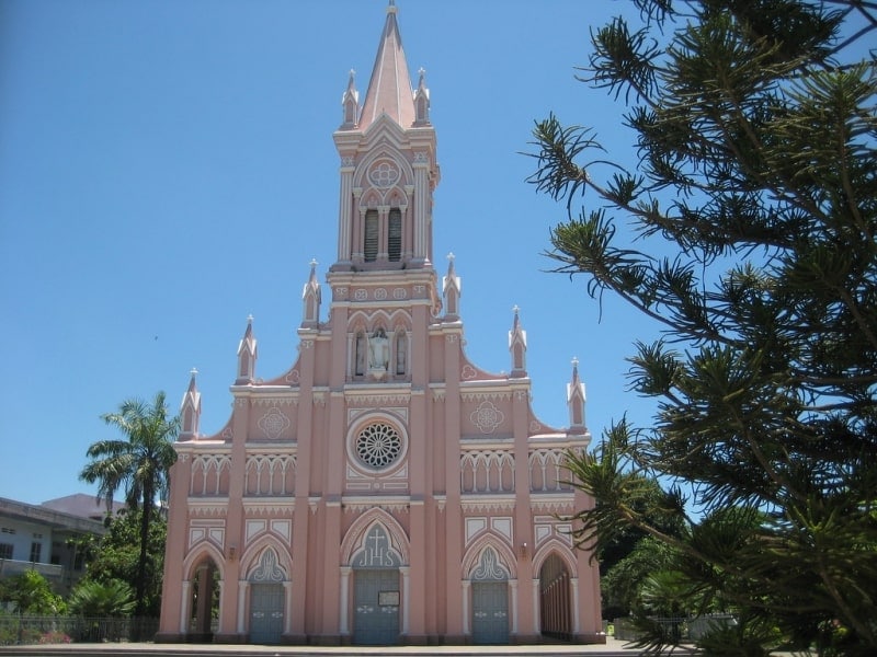 Visit The Da Nang Cathedral