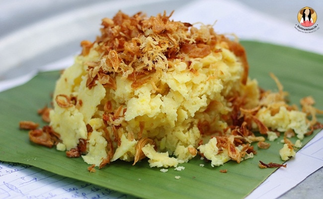 Xoi xeo - Sticky rice with fried onions