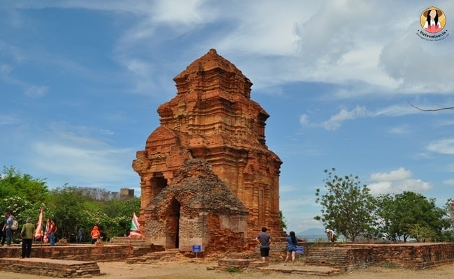 temples-in-vietnam-10