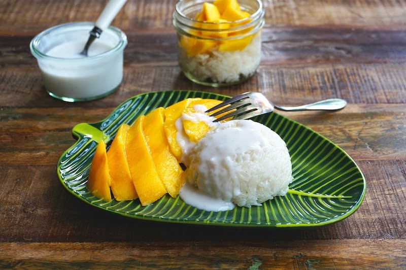 Khao Niaw with mango and coconut milk