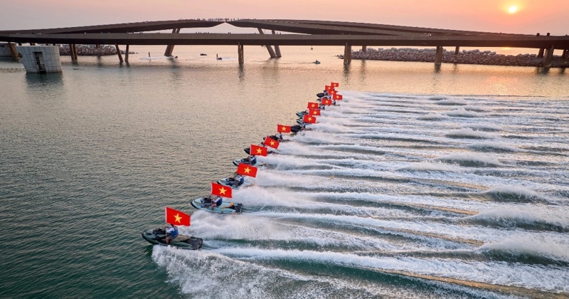 Love Hurricane Water Sports Show