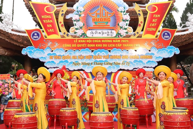 Perfume Pagoda Festival in the Spring