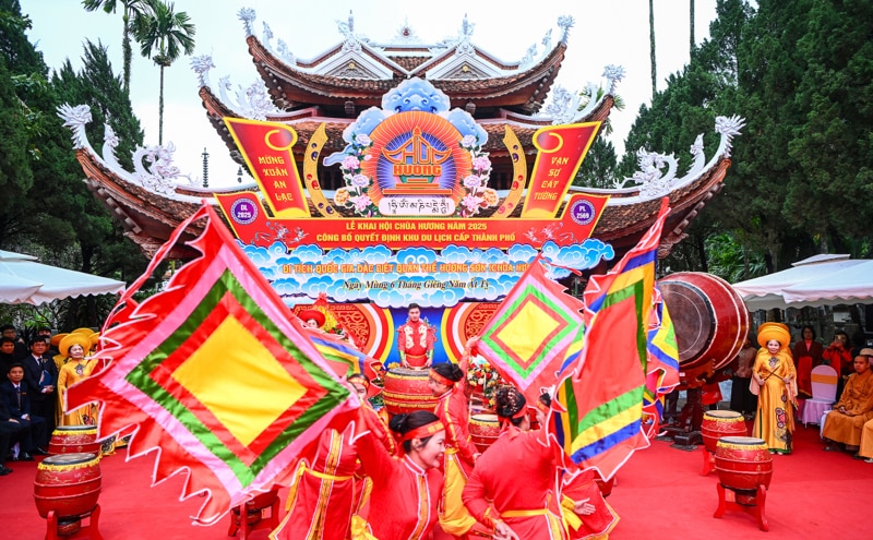 Perfume Pagoda Hanoi