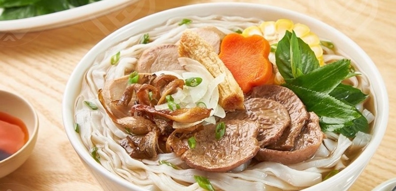 Phở Chay (Vietnamese Vegetarian Noodle Soup)