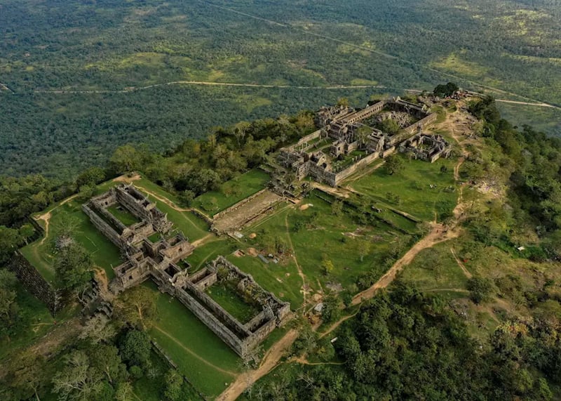 Preah Vihear is located on top of the stunning Dangrek Mountains