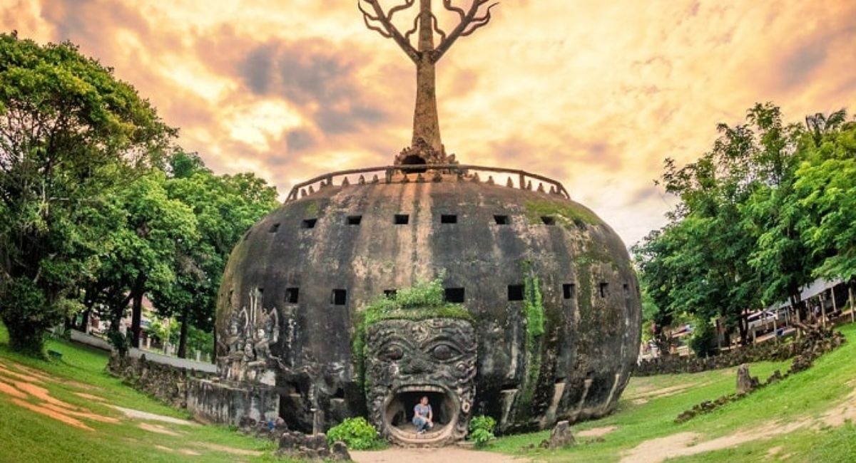 Pumpkin-Shaped Buddha Tower