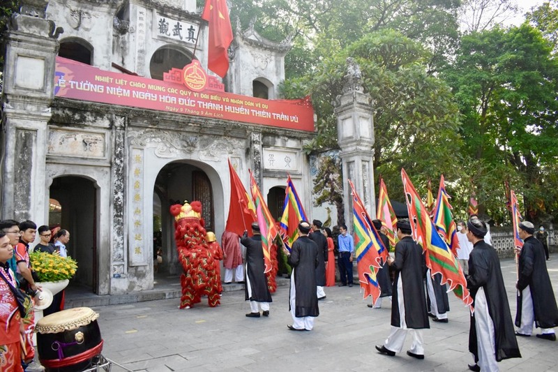 quan thanh temple festival