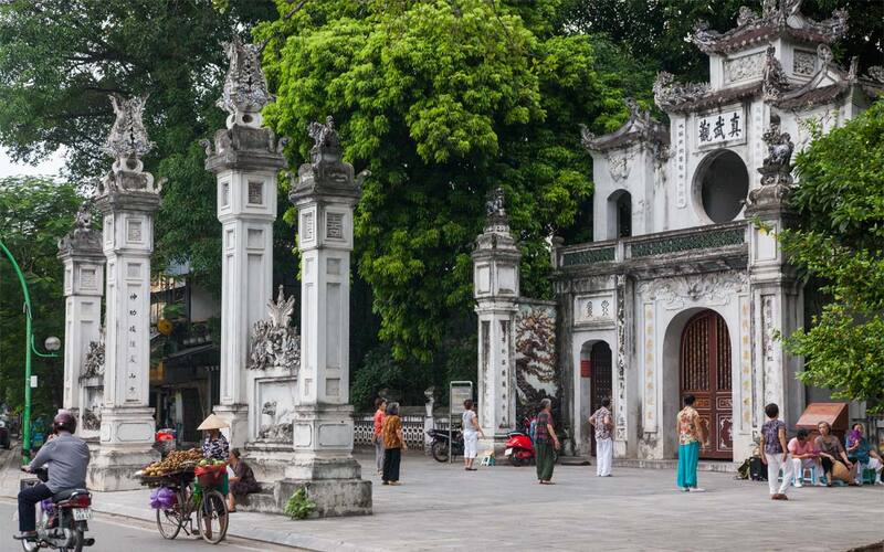 quan thanh temple architecture