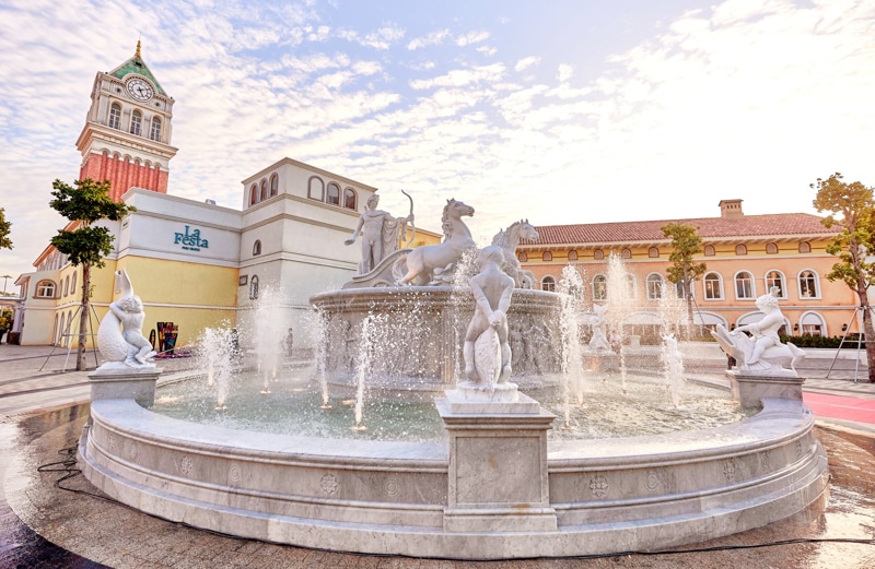 Sun God Fountain in Sunset Town