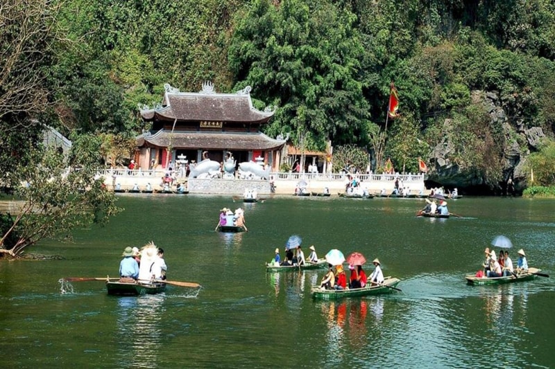 Take A Boat to Trinh Temple, Perfume Pagoda