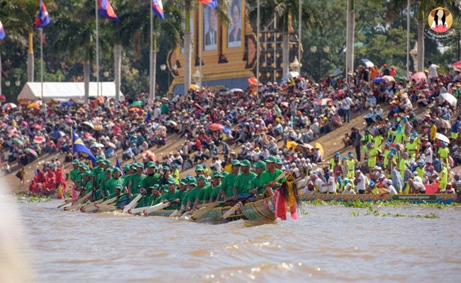 Things to do in Cambodia 7 water festival