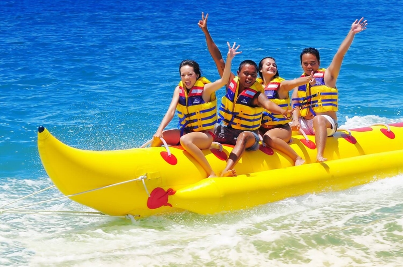 Try Banana Boat in Da Nang Beaches, Vietnam