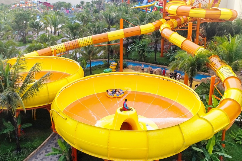 Typhoon World is not only the largest water park in Vietnam