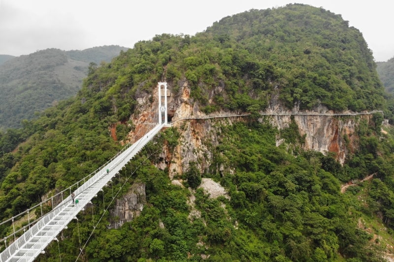 Bach Long Glass Bridge