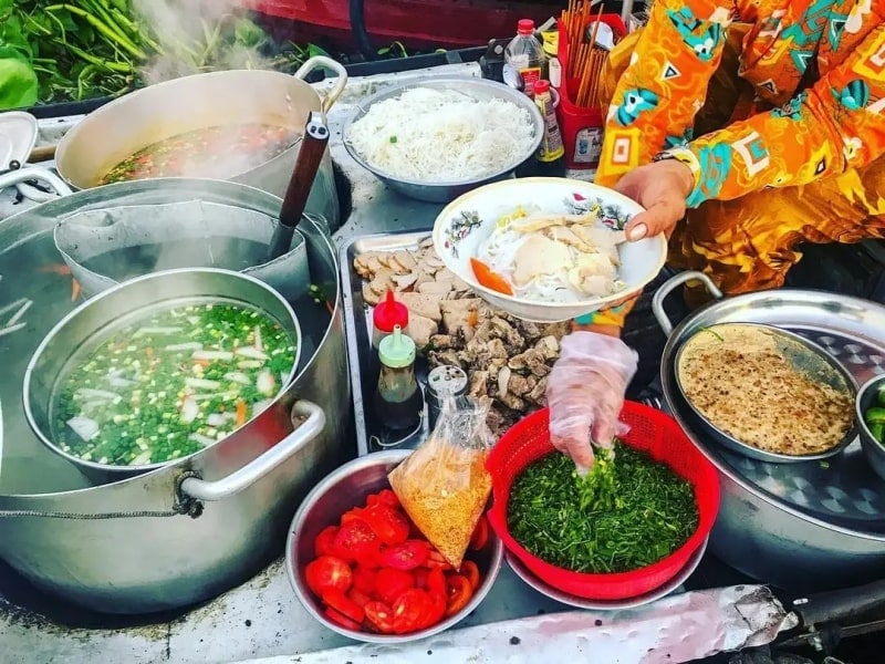 Floating Markets in Vietnam: A Guide for Indian Travelers in 2024