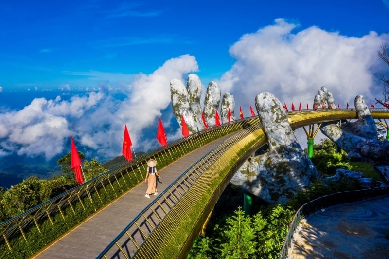 golden bridge da nang in january