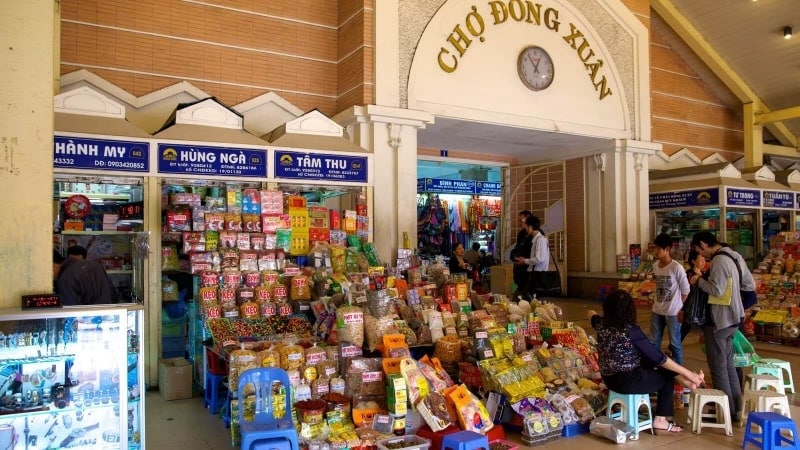 Dong Xuan Market: Local Flavors and Cultural Marvels