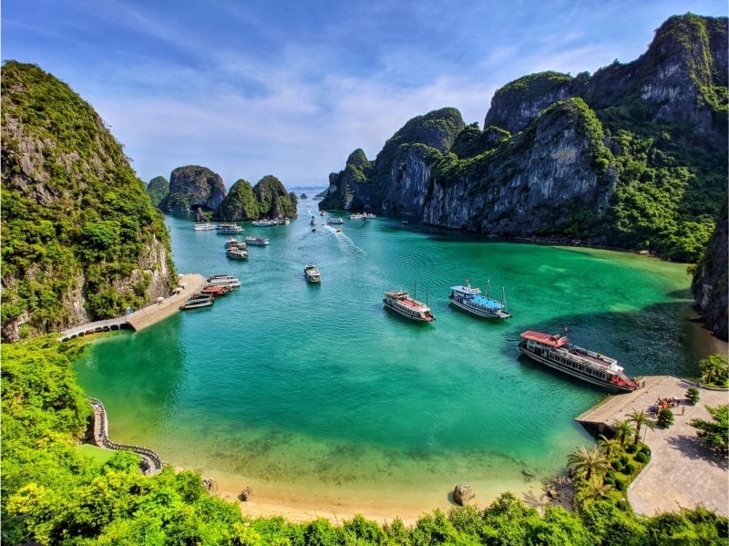 halong bay in february