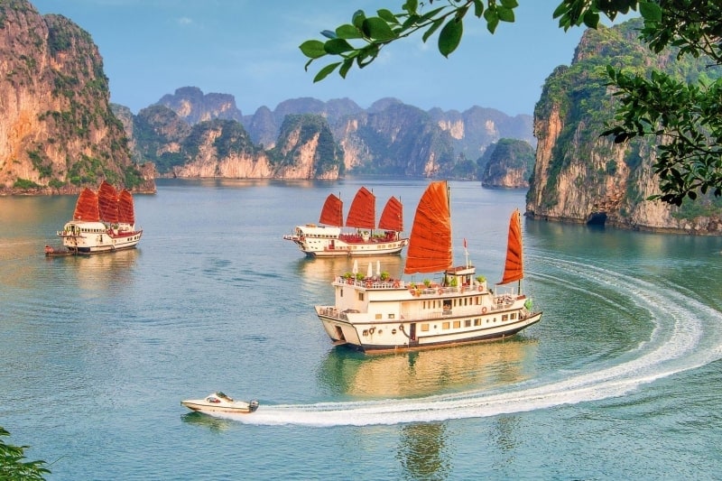 Day 2: Day trip to Halong Bay (B, L) - Joint in tour
