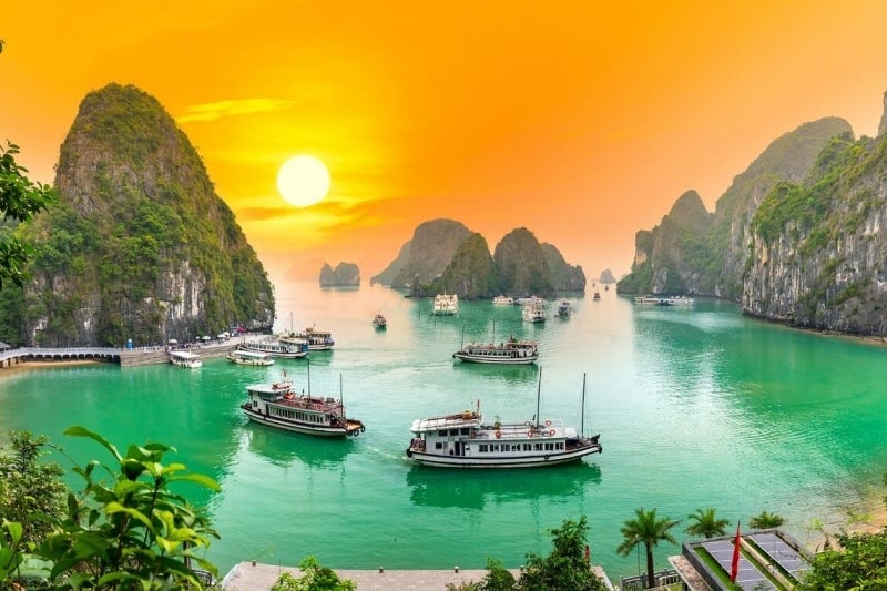 Halong Bay excursion (B, L) - Joint in tour 