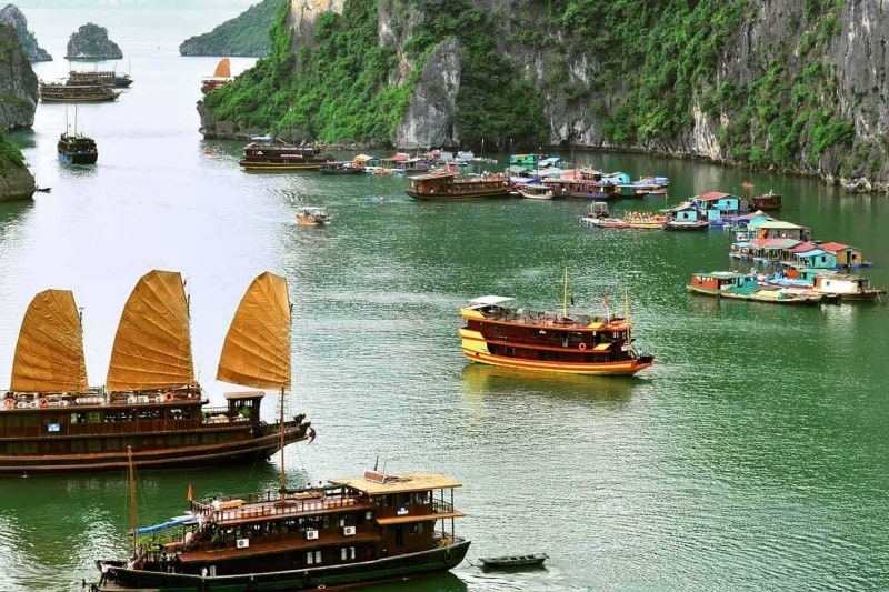 Halong Bay day trip (B, L) by shuttle bus - Joint in tour