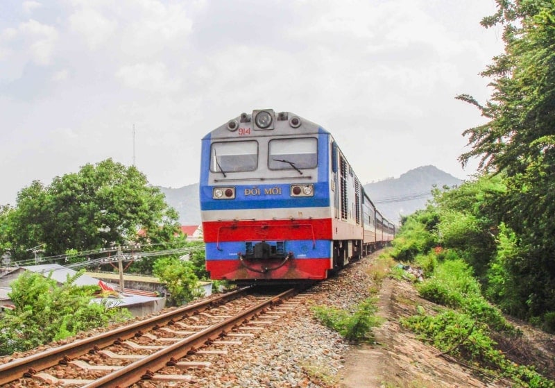 Hanoi to Hue by train