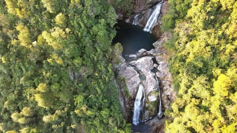 Khe Van Waterfall