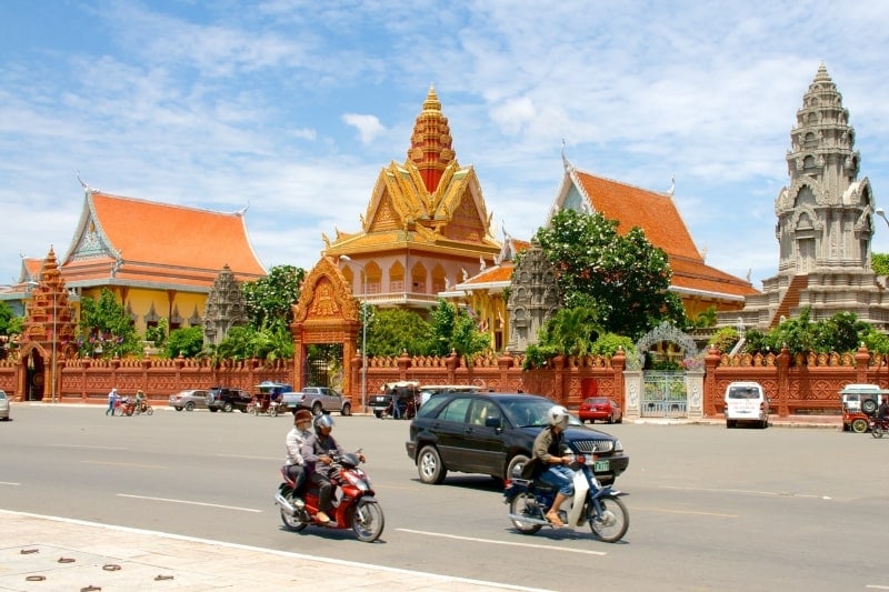 Ho Chi Minh - Fly to Phnom Penh (B)