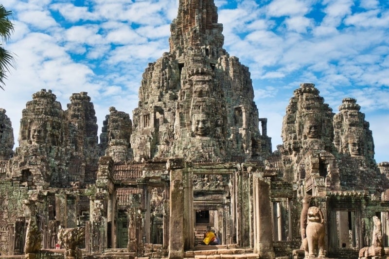 Angkor sightseeing (B, L)