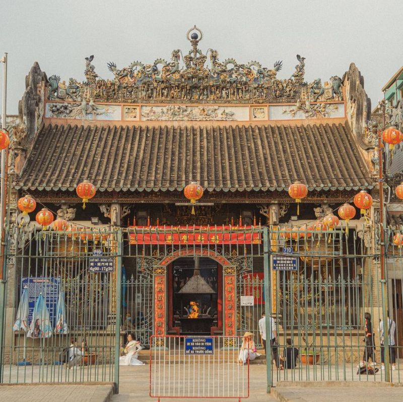 Thien Hau Pagoda gate