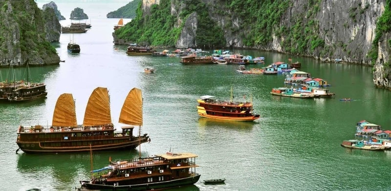 halong bay in april