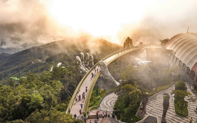 golden bridge in december