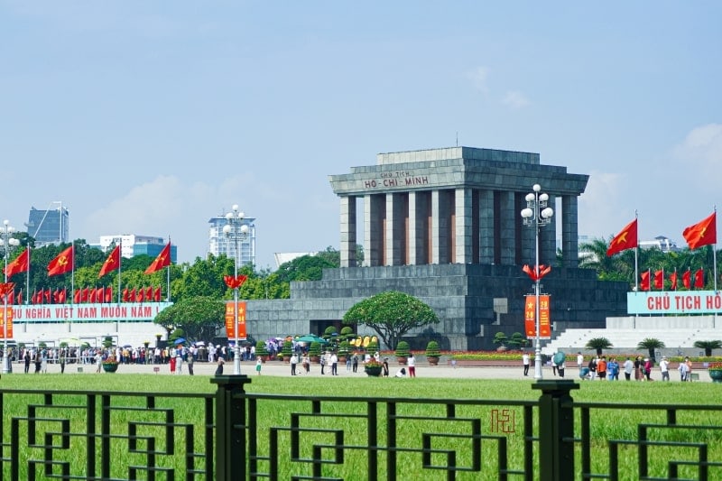 ho chi minh mausoleum