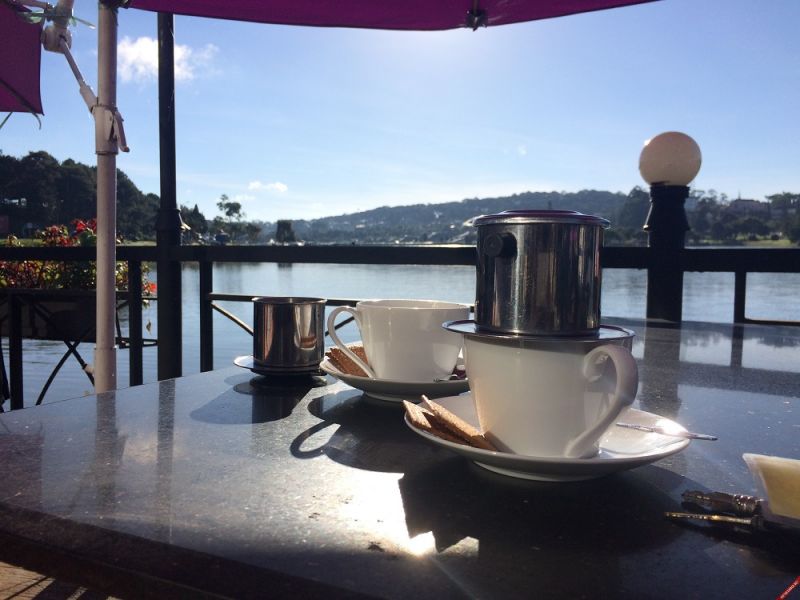 Enjoy coffee near Xuan Huong Lake