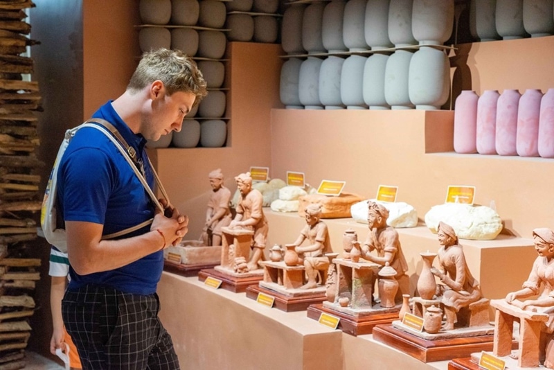 Visit Bat Trang Pottery Village in Hanoi